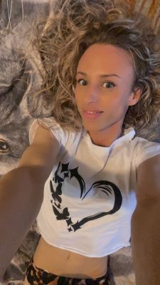 Юлия с сюрпризом , индивидуалка