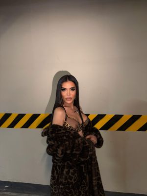 фото Мия с сюрпризом 